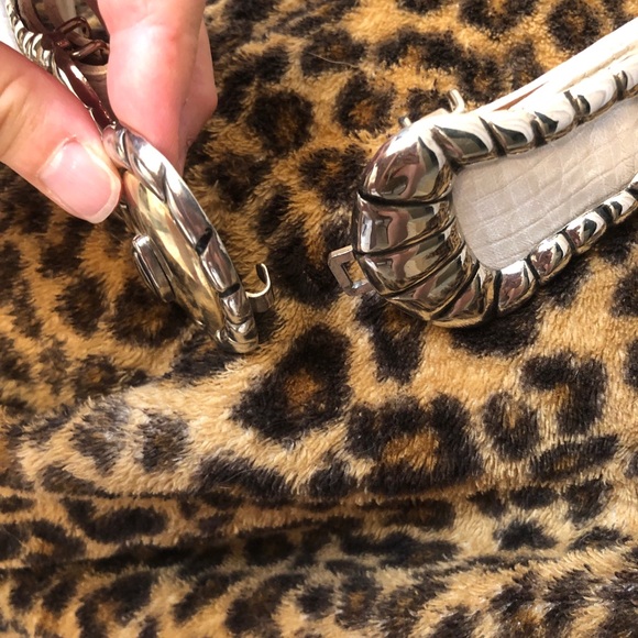 Lizard Skin Vintage White adjustable Belt with front buckle. Small 90’s style - Picture 3 of 9